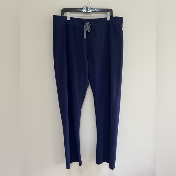 FIGS High Waisted Livingston Basic Scrub Pants in Navy, XL/T - Picture 6 of 8
